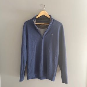 Medium vineyard vines men’s quarter zip.